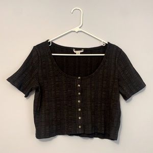 American Eagle Cropped Black Button Up Tee
